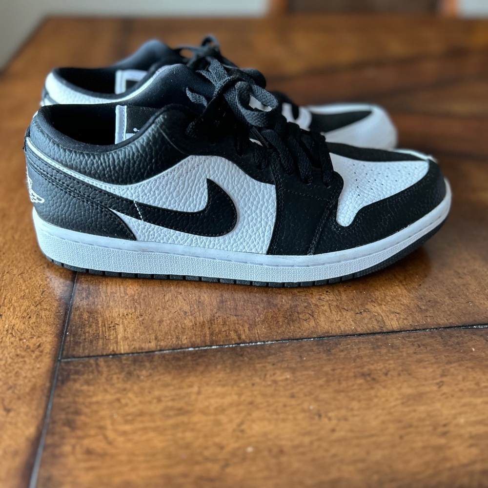 Nike Air Jordan 1 Low SE Homage Black and white size 10.5